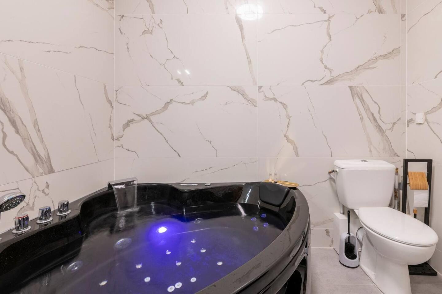 Apartment Baignoire Balneo Avec Climatisation Saint-Etienne (Loire)